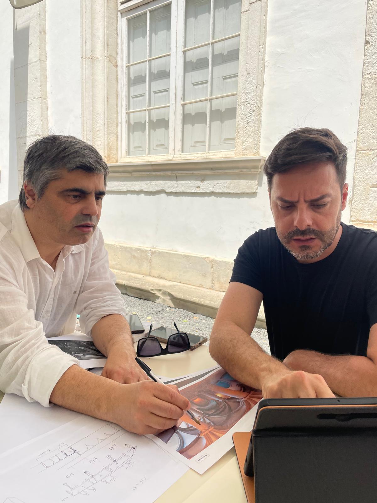 26 – Team Meeting – outside Jesus College refectory – Rui Lobo – UC & Ilde Rodríguez – Weplan – Discuss Monastery of Santa Cruz refectory