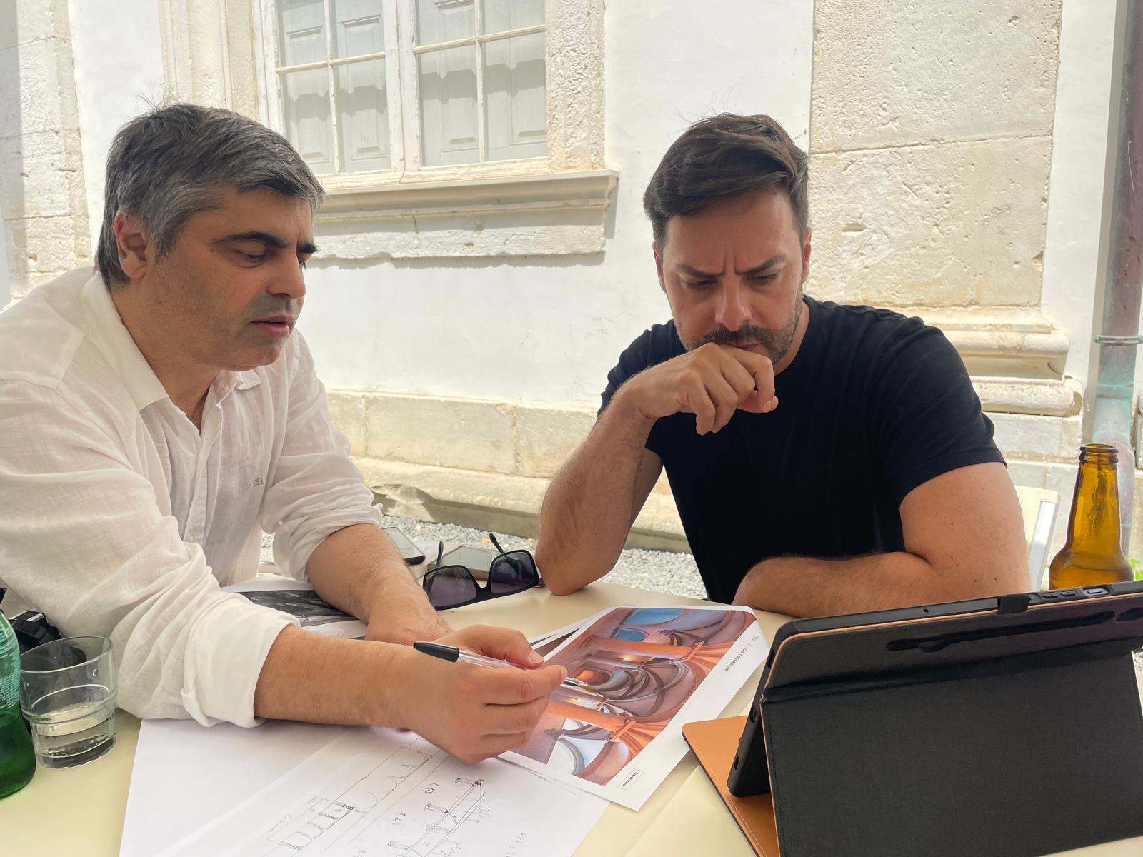 27 – Team Meeting – outside Jesus College refectory – Rui Lobo – UC & Ilde Rodríguez – Weplan – Discuss Monastery of Santa Cruz refectory